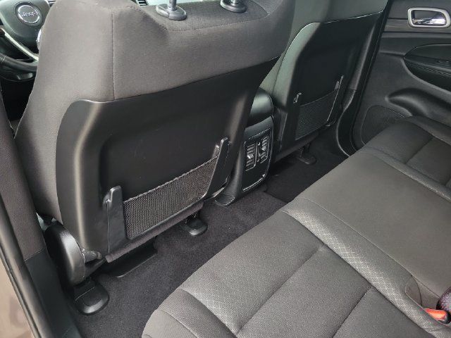 Used 2020 Jeep Grand Cherokee Laredo AWD/4WD image 8