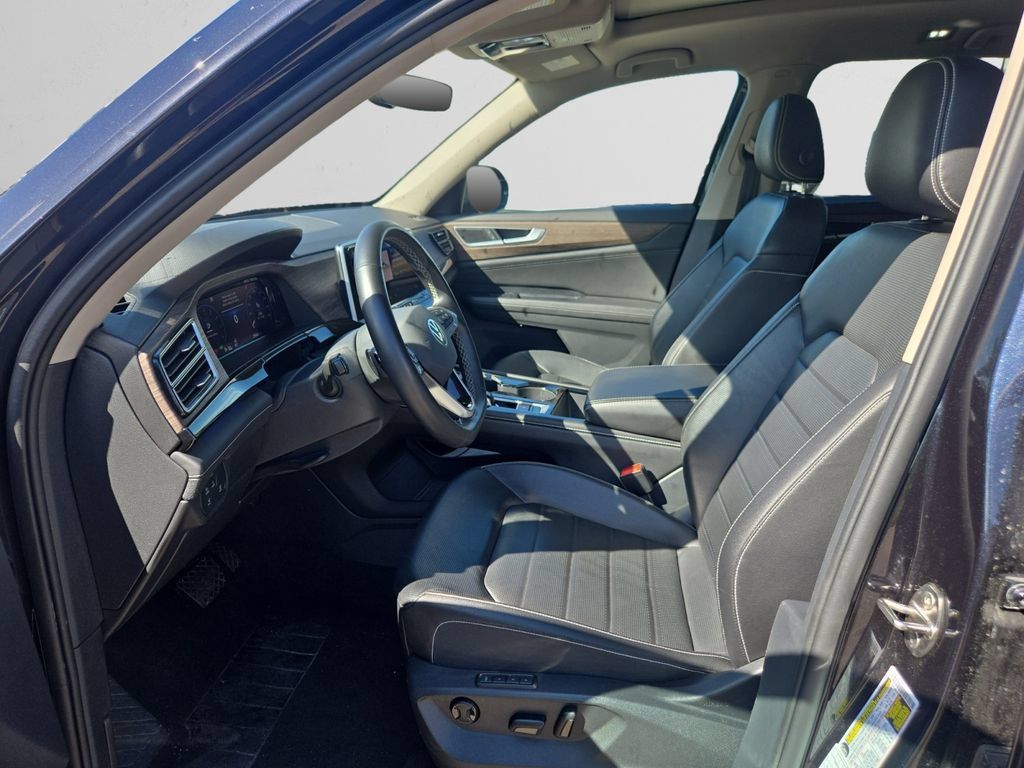 Used 2025 Volkswagen Atlas SEL AWD/4WD image 10