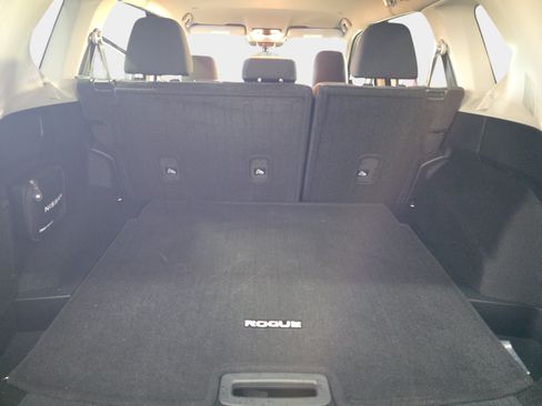 Used 2023 Nissan Rogue SV FWD image 12