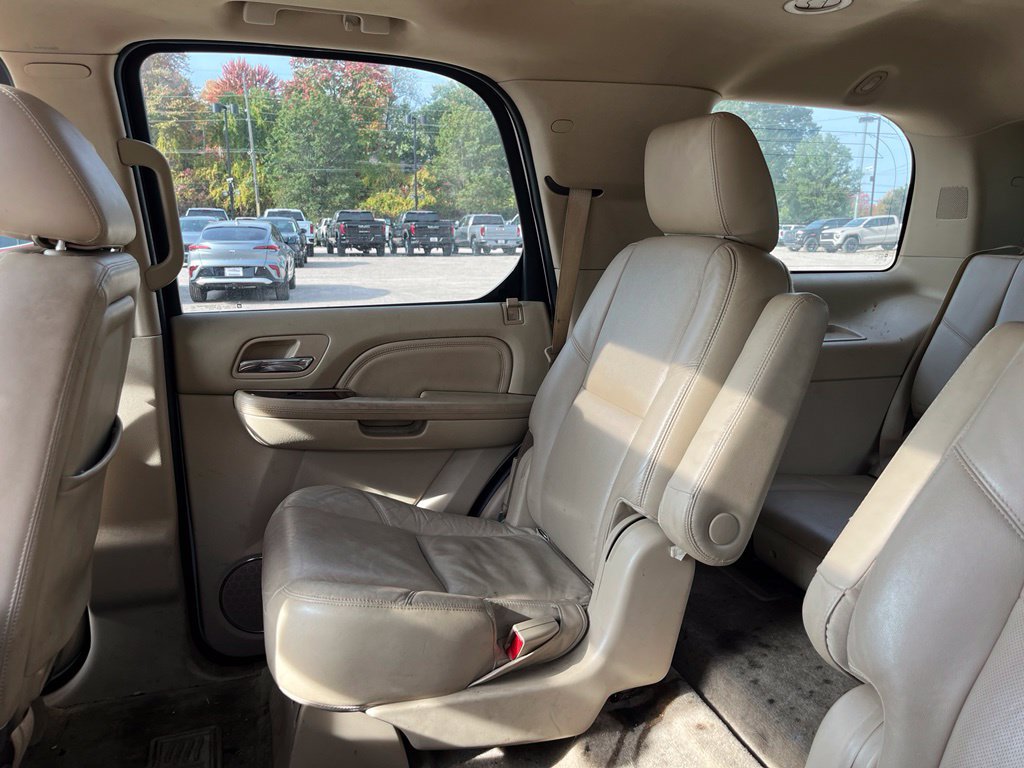 Used 2012 Cadillac Escalade Premium AWD/4WD image 5