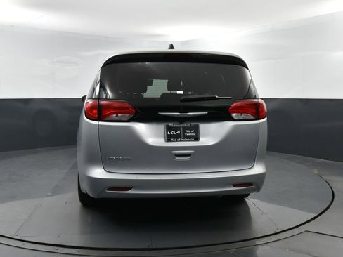 Used 2023 Chrysler Voyager LX FWD image 29