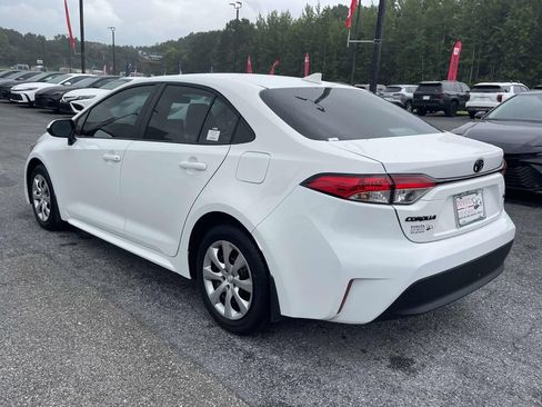 Used 2026 Toyota Corolla LE FWD image 4
