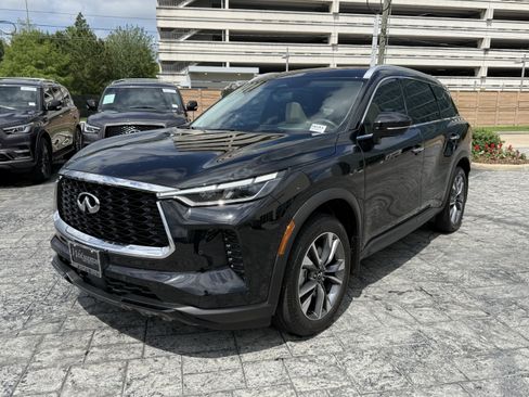 Certified 2023 INFINITI QX60 Luxe w/ Vision Package FWD image 3