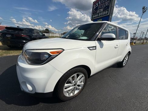 Used 2019 Kia Soul + FWD image 8