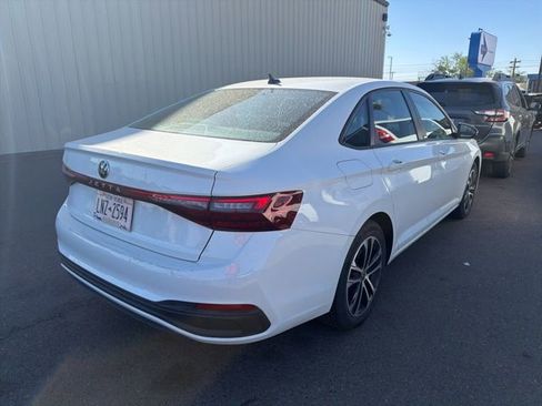 Used 2025 Volkswagen Jetta Sport image 2