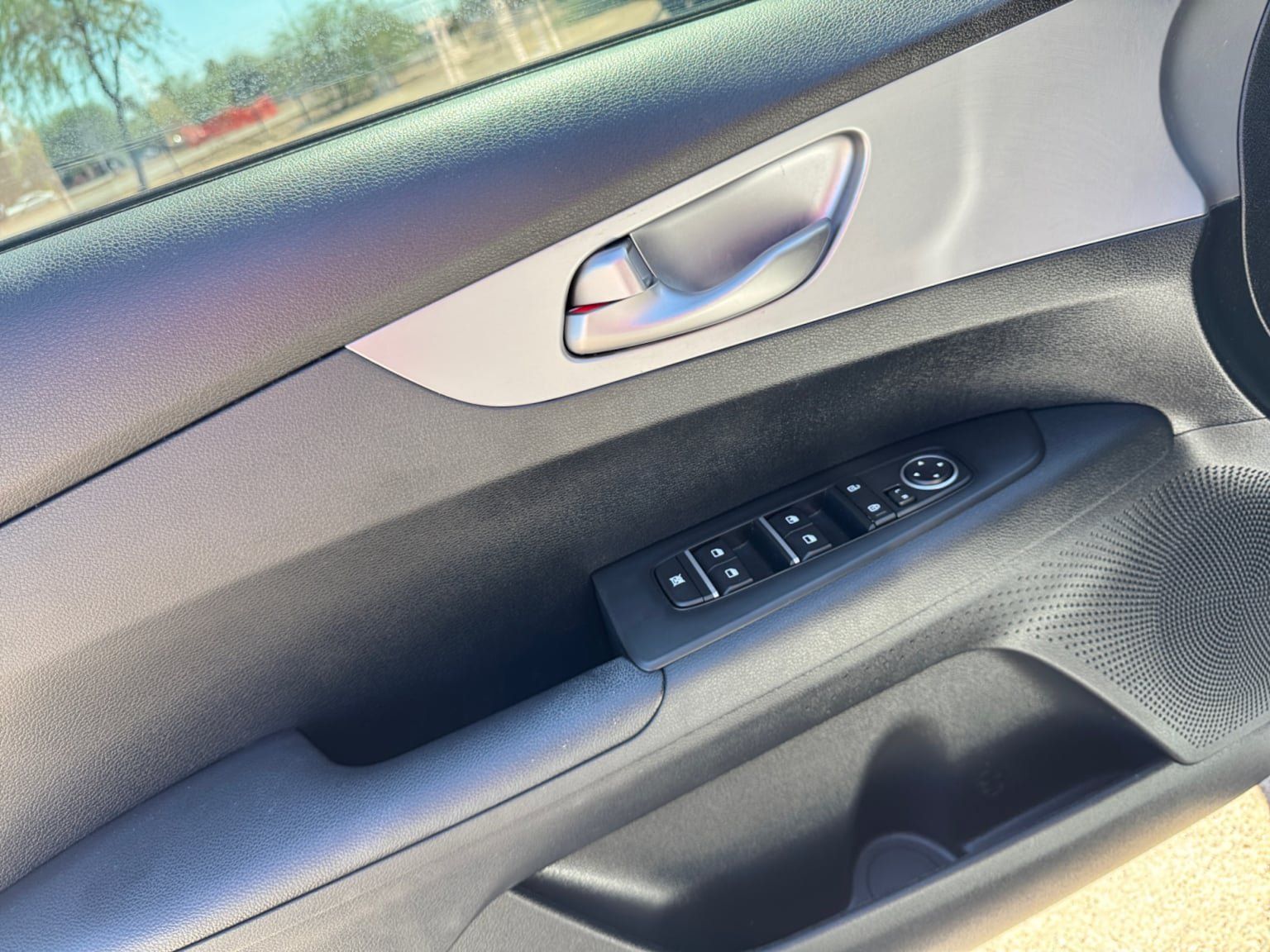 Used 2023 Kia Forte LXS FWD image 11
