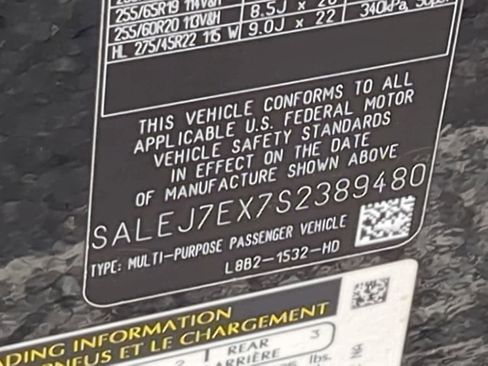 Used 2025 Land Rover Defender 110 S image 38