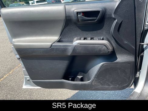 Used 2023 Toyota Tacoma SR5 AWD/4WD image 12