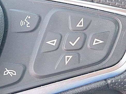 Used 2025 Chevrolet Malibu LT FWD image 24