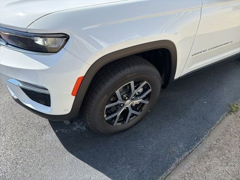 New 2025 Jeep Grand Cherokee Limited w/ Luxury Tech Group II image 6