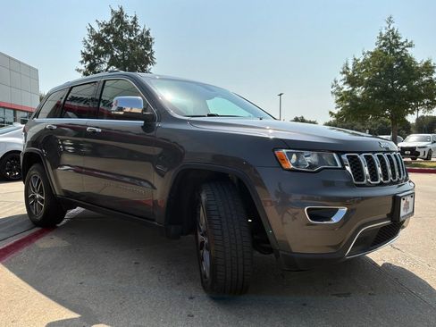 Used 2018 Jeep Grand Cherokee Limited AWD/4WD image 4