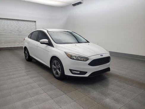 Used 2018 Ford Focus SE w/ SE Appearance Package FWD image 13