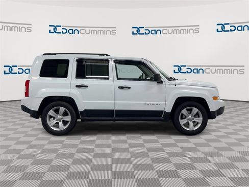 Used 2015 Jeep Patriot Sport w/ Tire & Wheel Group image 9