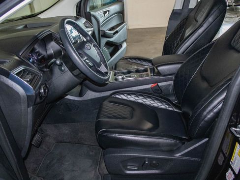 Used 2024 Ford Edge Titanium image 7