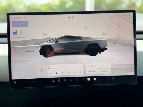 Used 2024 Tesla Cybertruck AWD Crew Cab image 27