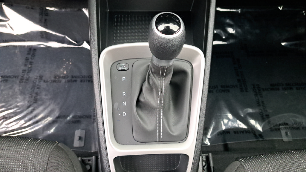 Used 2026 Hyundai Venue SE FWD image 34