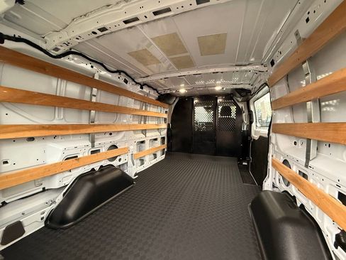 Used 2024 Ford Transit 250 Low Roof w/ Exterior Upgrade Package image 31