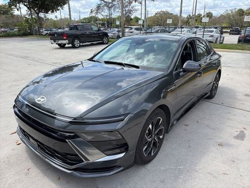 Used 2025 Hyundai Sonata SEL image 1