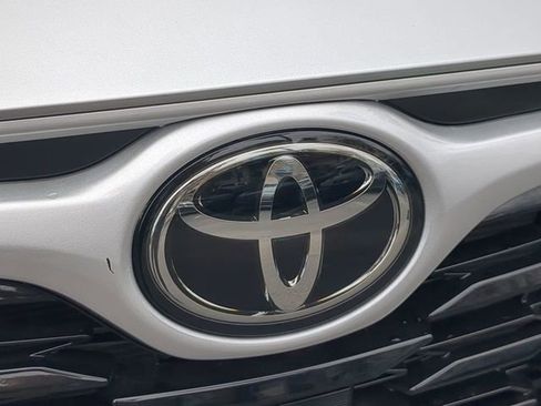 Used 2022 Toyota Highlander L image 13