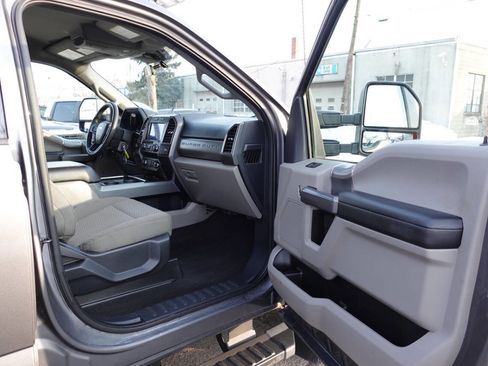 Used 2022 Ford F250 XLT w/ Black Appearance Package image 27