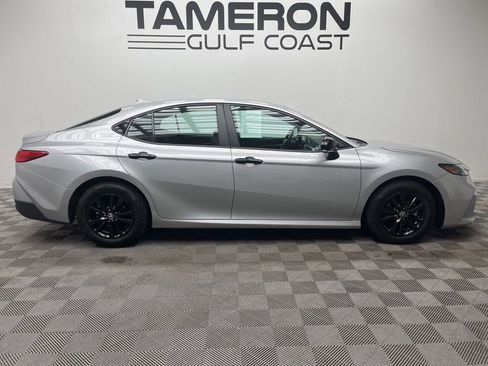 Used 2025 Toyota Camry LE FWD image 4