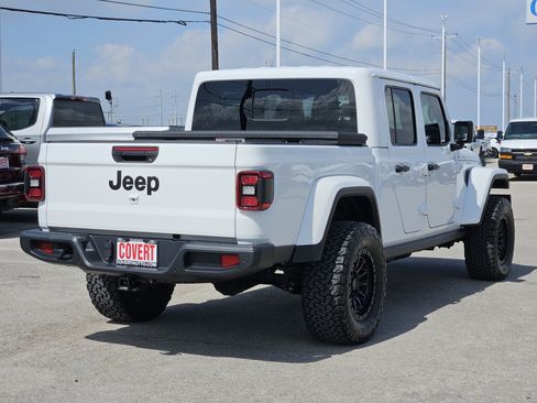 Used 2025 Jeep Gladiator Sport AWD/4WD image 5