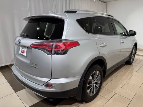 Used 2016 Toyota RAV4 XLE w/ Convenience Package AWD/4WD image 5