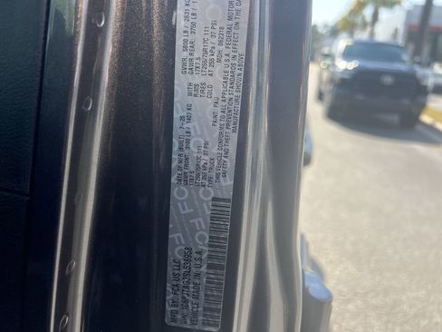 Used 2025 Jeep Gladiator Sport image 36