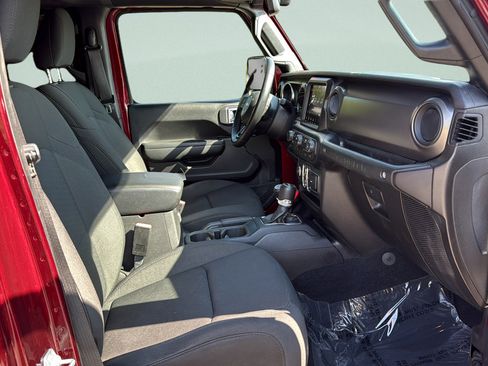 Used 2021 Jeep Wrangler Unlimited Sport AWD/4WD image 19