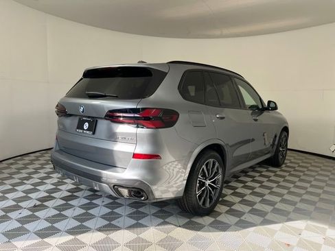 Used 2026 BMW X5 xDrive40i AWD/4WD image 7