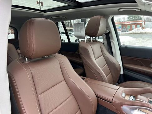 Used 2024 Mercedes-Benz GLS 450 4MATIC image 32