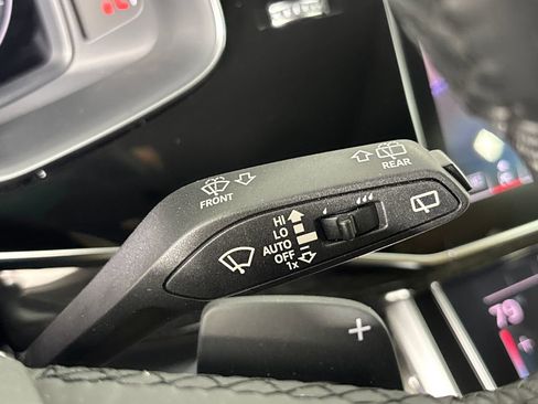 Used 2021 Audi Q8 Premium Plus image 16