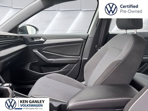Used 2025 Volkswagen Jetta Sport FWD image 14