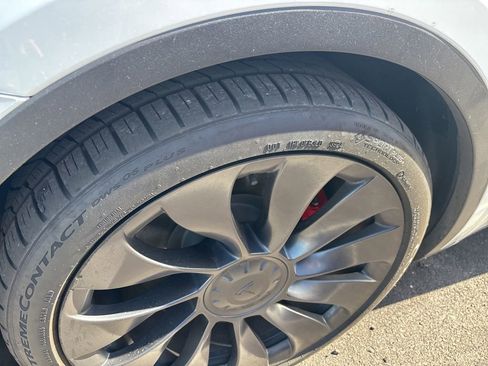Used 2023 Tesla Model Y Performance AWD/4WD image 6