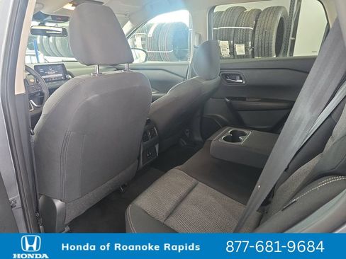 Used 2024 Nissan Rogue SV FWD image 18