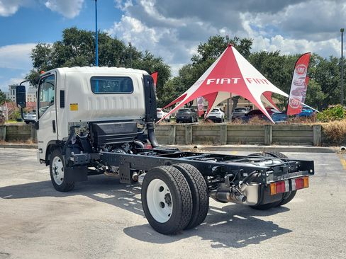 Used 2026 Isuzu NPR RWD image 3