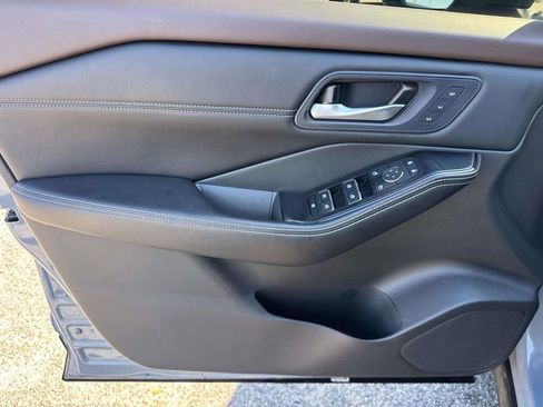 Used 2023 Nissan Rogue SL FWD image 29