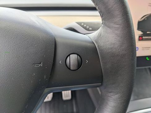 Used 2022 Tesla Model Y Performance AWD/4WD image 31