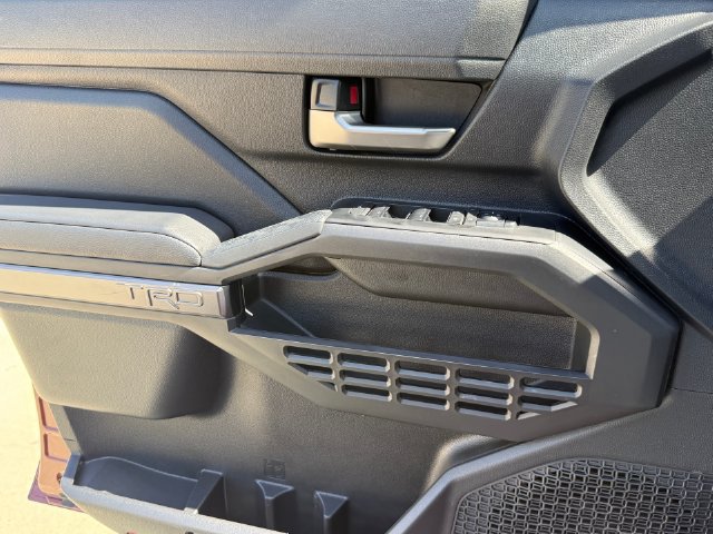 Used 2025 Toyota Tacoma TRD Sport AWD/4WD image 21