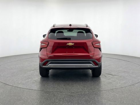 Used 2025 Chevrolet Trax LT w/ LT Convenience Package FWD image 7