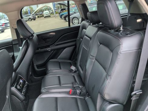 Certified 2023 Lincoln Aviator AWD w/ Class IV Trailer Tow Package image 14