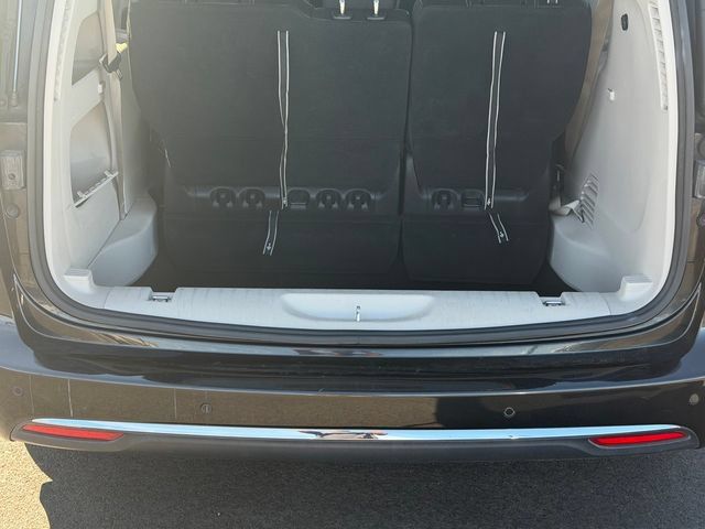 Used 2022 Chrysler Pacifica Touring-L FWD image 4