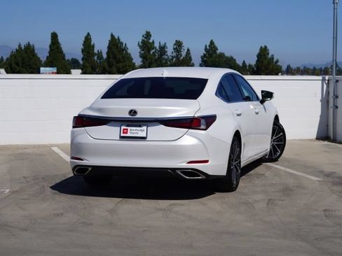 Used 2023 Lexus ES 350 w/ Premium Package FWD image 8