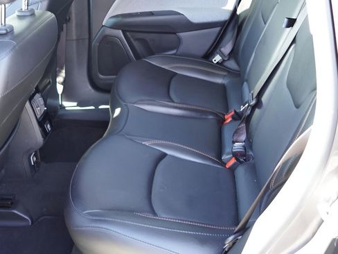 Used 2022 Jeep Compass Latitude image 12