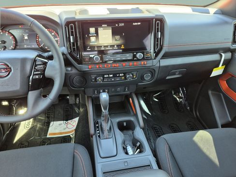 New 2026 Nissan Frontier Pro-X w/ Pro-X Convenience Package RWD image 13