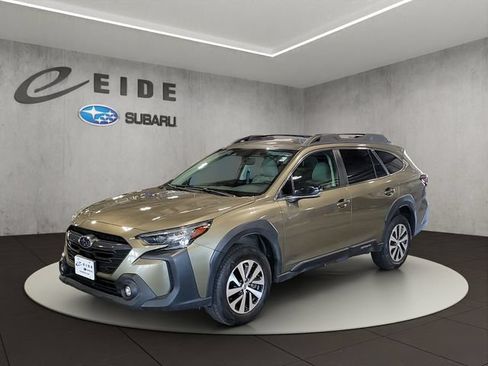 Used 2024 Subaru Outback Premium AWD/4WD image 8