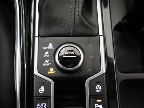 Used 2025 Kia Sorento AWD image 57