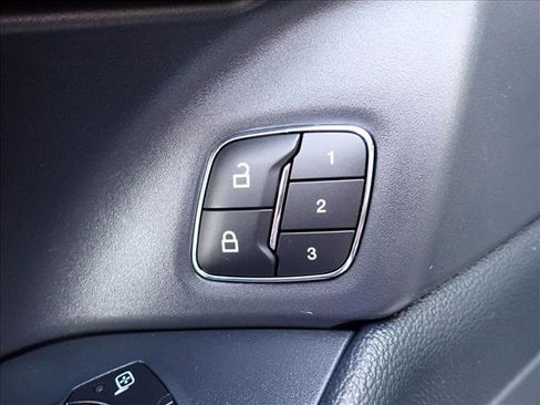 Used 2023 Ford Expedition XLT image 16