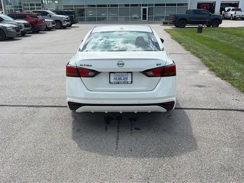 Used 2024 Nissan Altima 2.5 SV FWD image 4