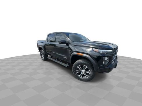 Certified 2023 GMC Canyon AT4 w/ AT4 Premium Package AWD/4WD image 2